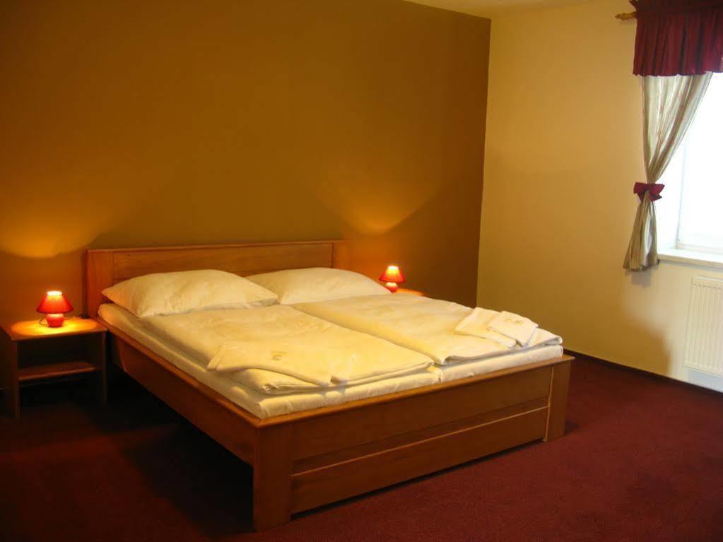 Pension U Vsech Certu Jicin Exterior photo